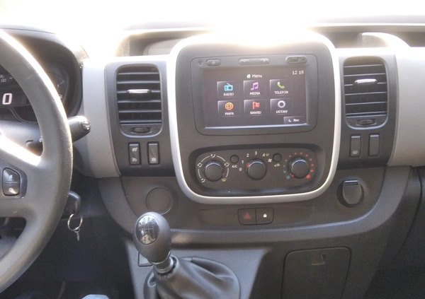 Renault Trafic cena 63900 przebieg: 386000, rok produkcji 2015 z Lipsko małe 37